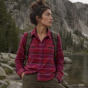 Patagonia Fjord Flannel Shirt Womens S Radiant Magenta Plaid Organic 53915